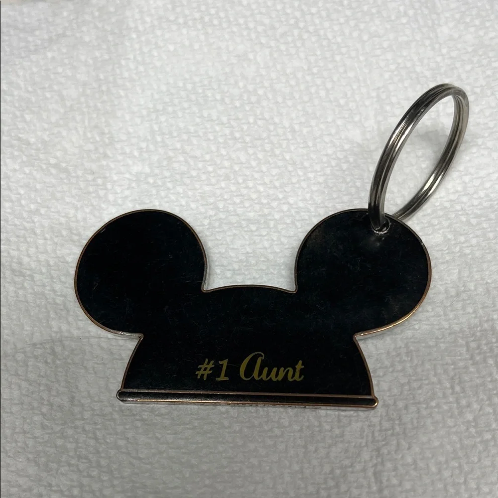Disney Parks #1 Aunt Mickey mouse keychain Walt Disney World Collectable